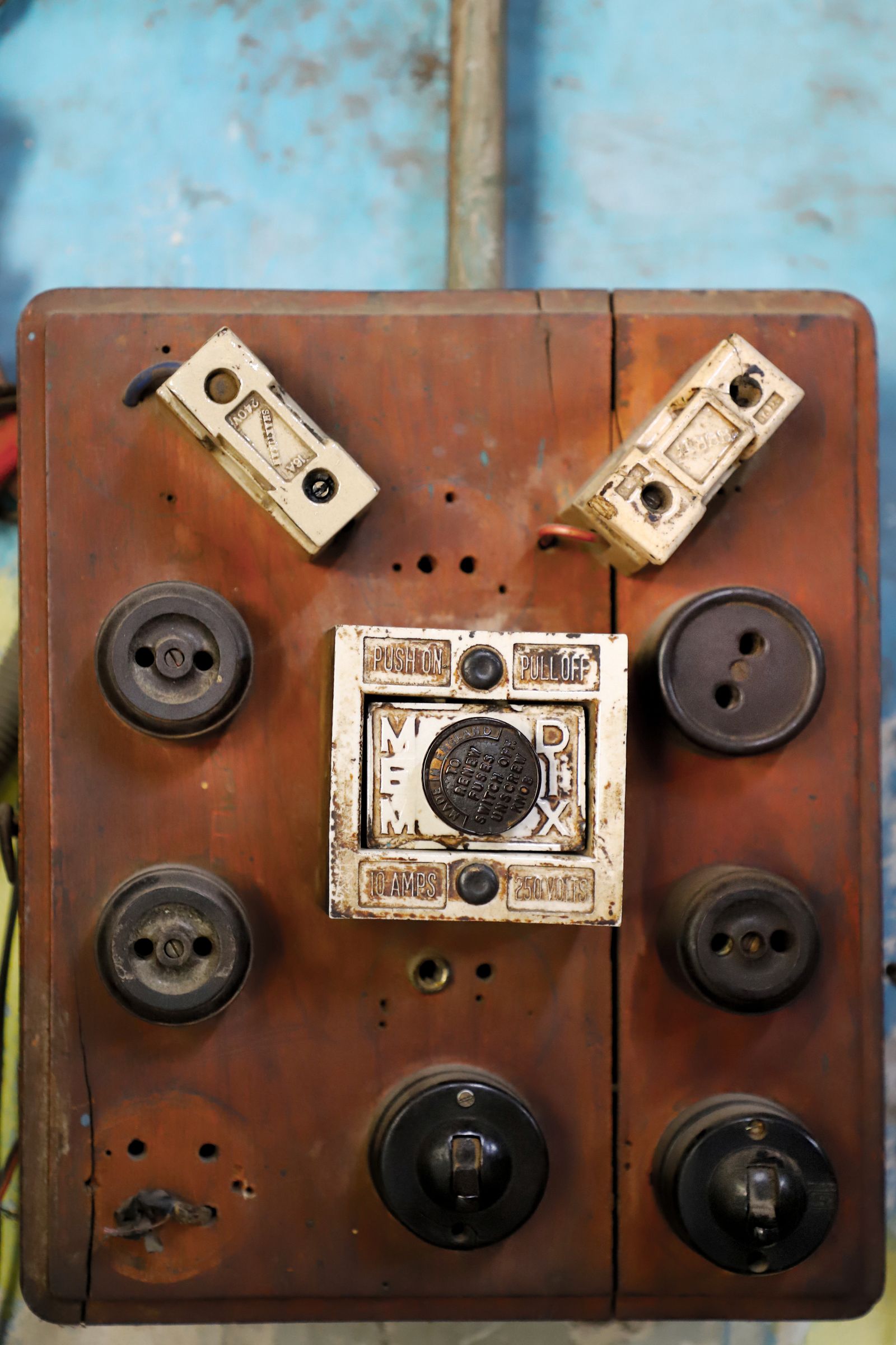 Knob and Tube Wiring: What It Is & Why It Matters